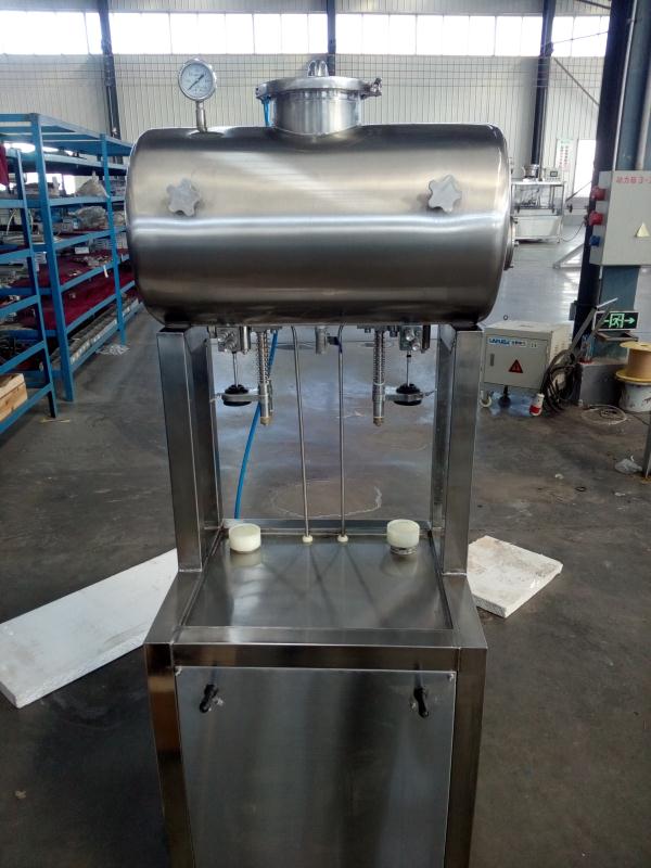 Double head beerfilling machine.jpg